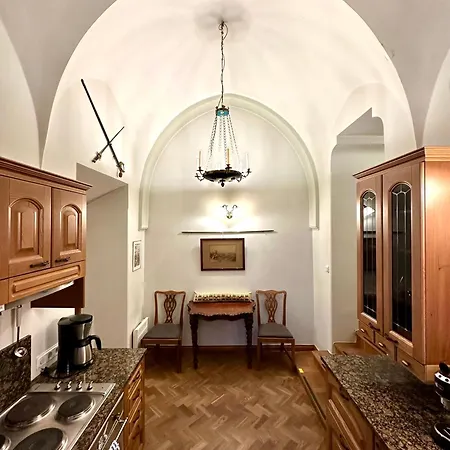 Captain's Castle Apartman *