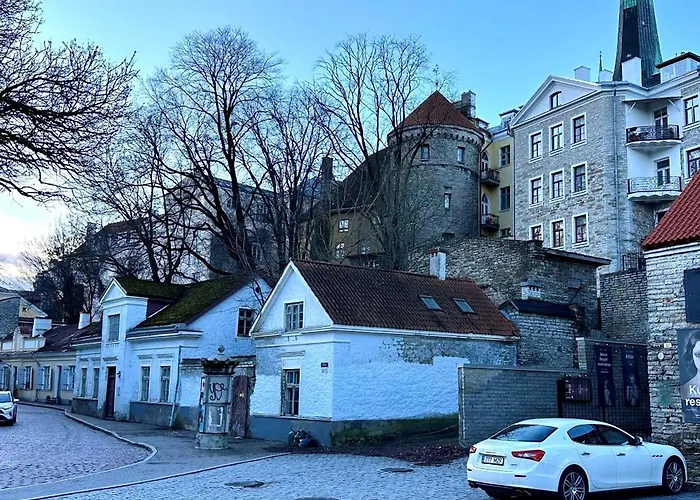 Captain's Castle Apartman *